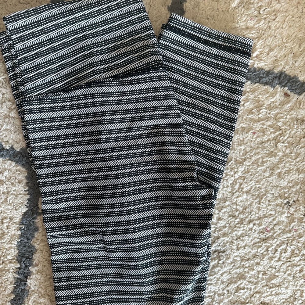 ZYIA Aztec Striped Leggings